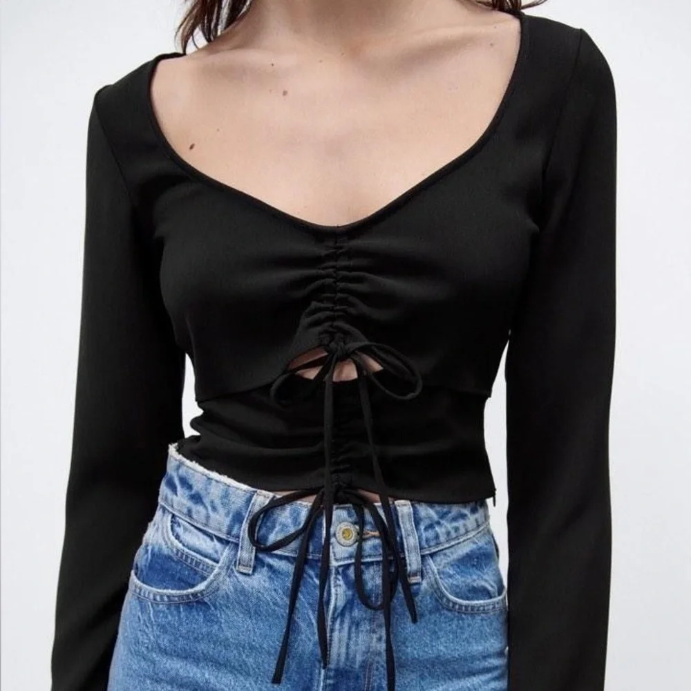 Zara Ruched Cut Out Long Sleeve Top in Black Size Small